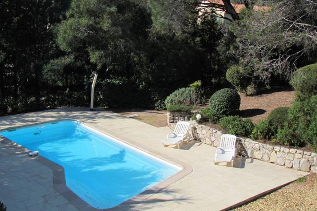Villa 8 Pers, Climatisee, Piscine Chauffee, Un Havre De Paix Sous Les Pins Parasols Roquebrune-sur-Argens Exterior photo