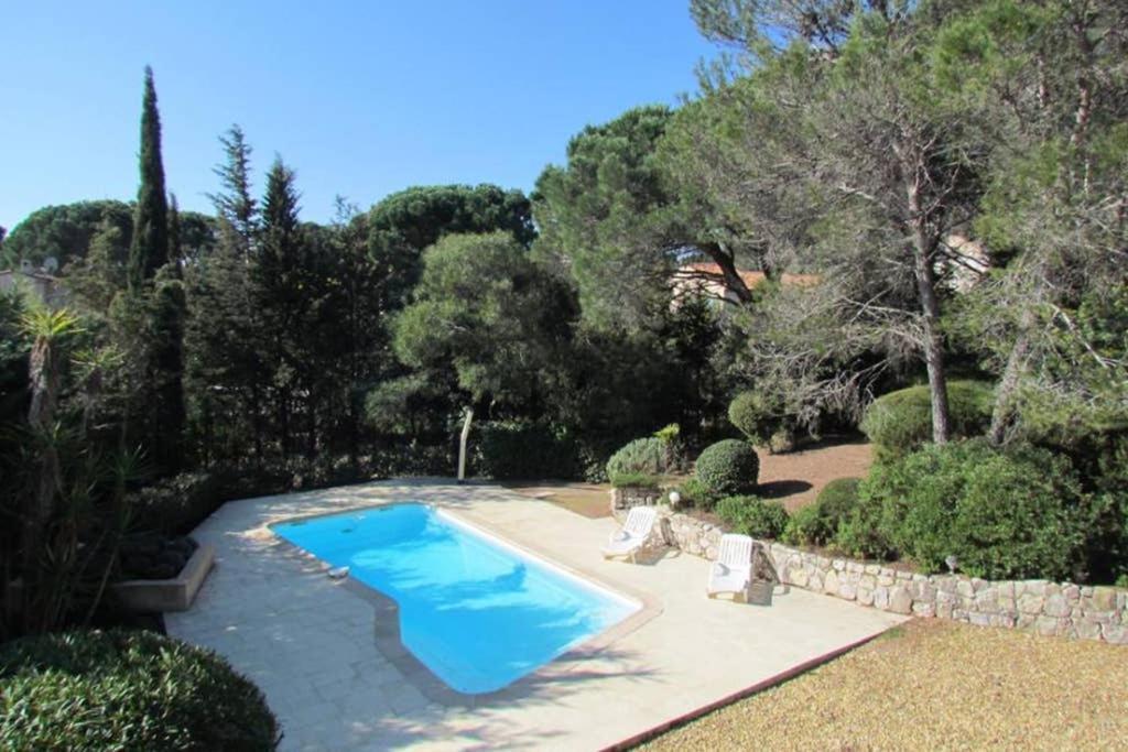 Villa 8 Pers, Climatisee, Piscine Chauffee, Un Havre De Paix Sous Les Pins Parasols Roquebrune-sur-Argens Exterior photo