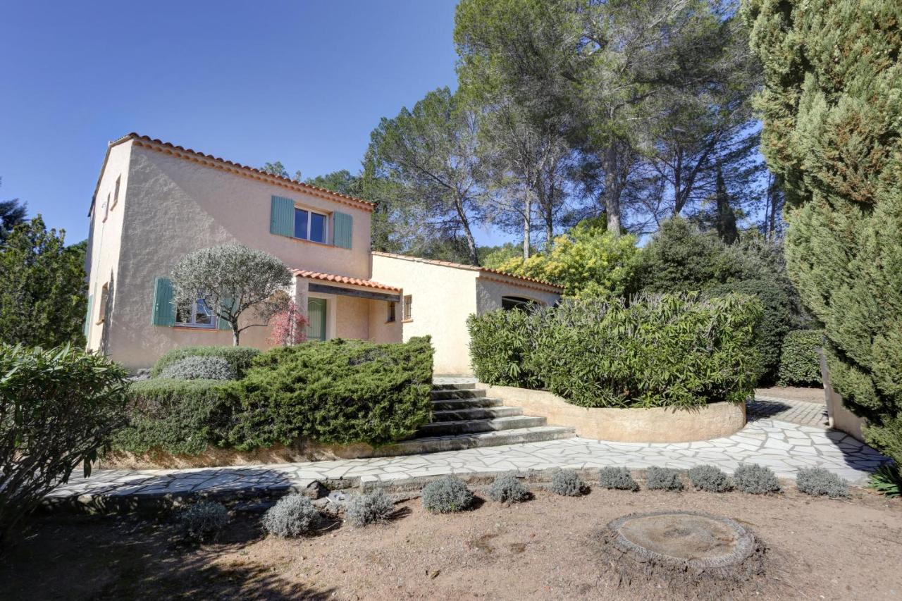 Villa 8 Pers, Climatisee, Piscine Chauffee, Un Havre De Paix Sous Les Pins Parasols Roquebrune-sur-Argens Exterior photo