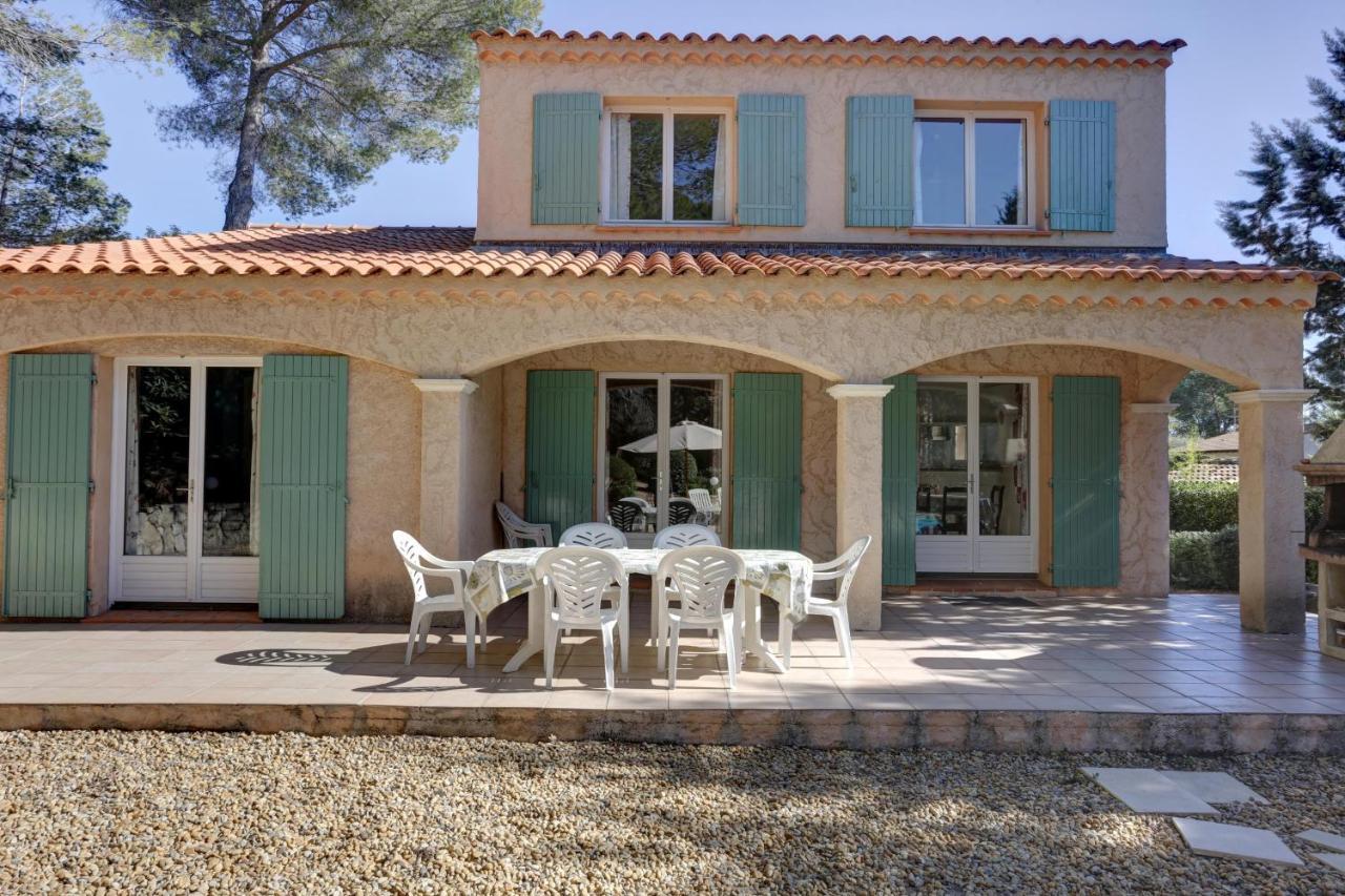 Villa 8 Pers, Climatisee, Piscine Chauffee, Un Havre De Paix Sous Les Pins Parasols Roquebrune-sur-Argens Exterior photo